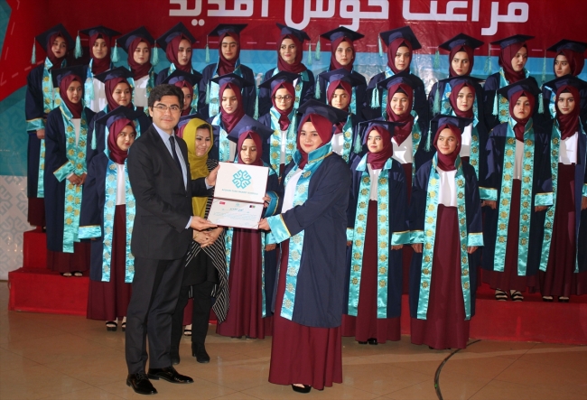 Afganistan'daki TMV okulları ilk mezunlarını verdi